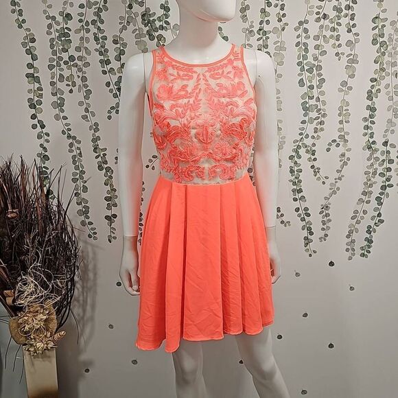 Keepsake The Label Neon Pink Embroidered Mini Dress Sz Small - Picture 2 of 13